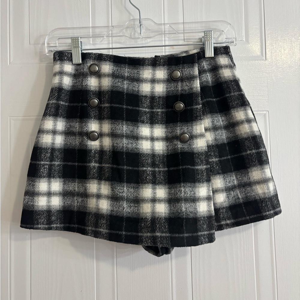 Forever 21 Black and White Plaid Skort